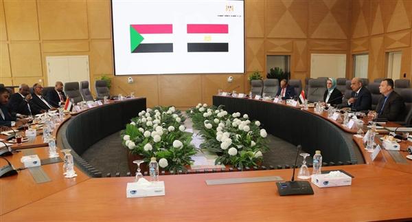 مصر والسودان تبحثان استكمال خط الربط الكهربائي بقدرة 300 ميجاوات